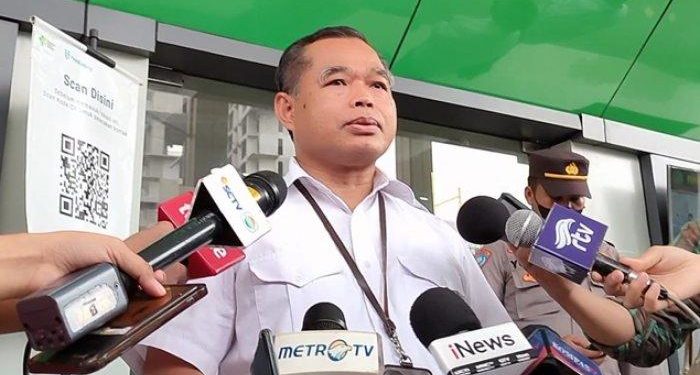 📷 Pejabat Humas PN Jakarta Selatan Djuyamto saat ditemui awak media di Pengadilan Negeri (PN) Jakarta Selatan. (Tribun News).