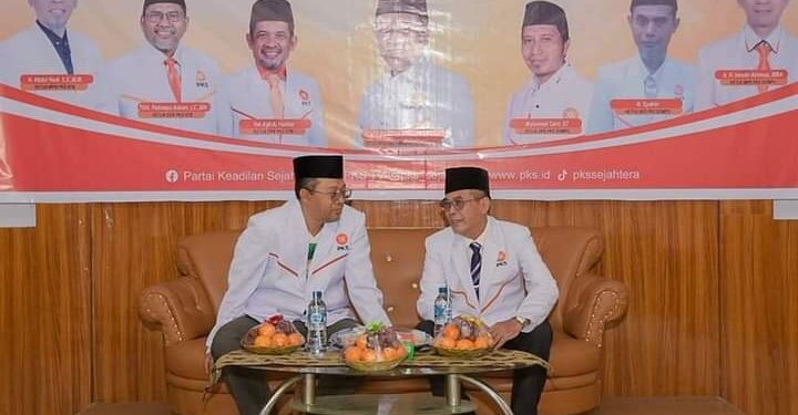 📷 Zulkieflimansyah ngobrol santai dengan Wakil Bupati Syahrul Parsan. (Humas PKS).