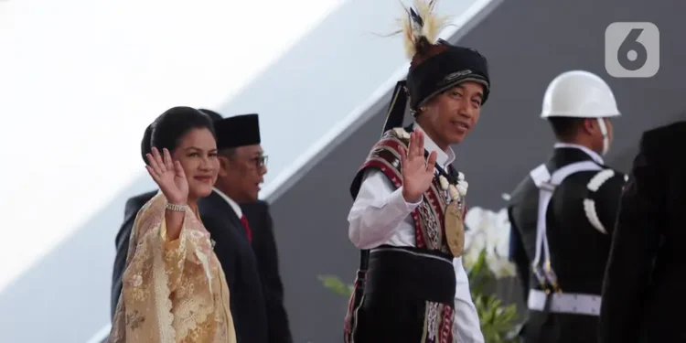 📷 Jokowi hadiri sidang tahunan MPR RI tanggal 16 Agustus kemarin, memakai Baju Adat Tanimbar, Maluku. (Liputan6.com).