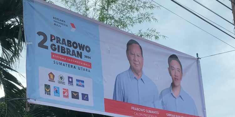 📷 Penampakan salah satu spanduk mewah Prabowo- Gibran di salah satu daerah di Sumut. (Au).