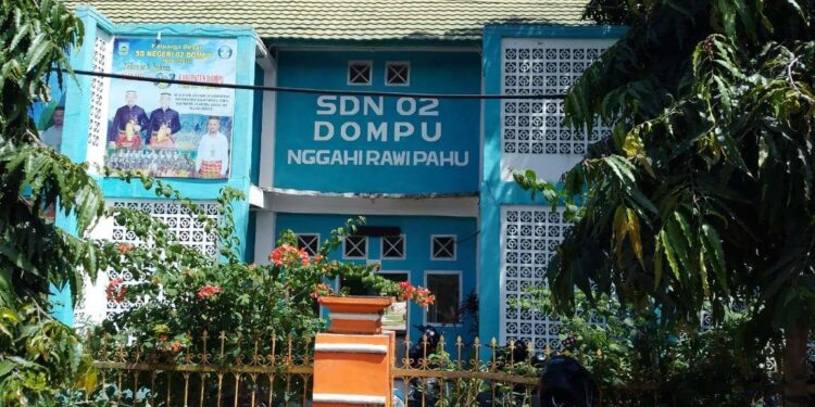 📷 Bangunan kokoh SDN 02 Dompu akan dirobohkan demi pembangunan RTH. (Rri.co.id).